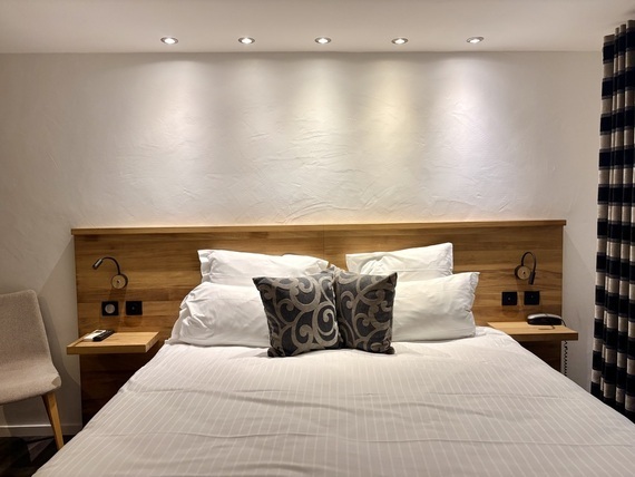 Hotel B. Lodge