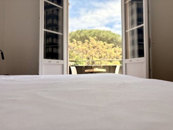 Hotel B. Lodge
